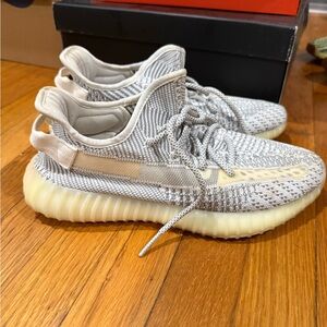 Adidas Yeezy Boost 350 V2 in Gray and Cream size 9.5